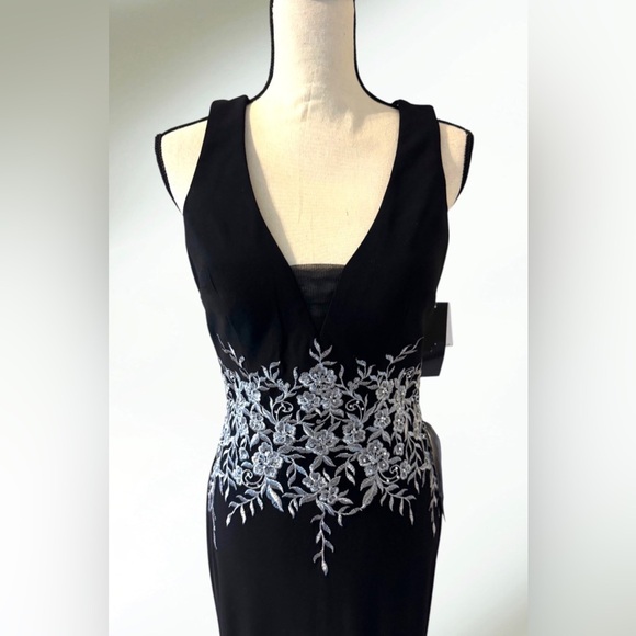 BETSY & ADAM Black Stretch Zippered Embroidered V Neck  Evening  Dress Size 6 - Picture 5 of 16